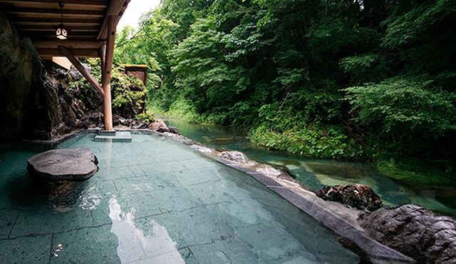 湯西川温泉 本家伴久 絶景源泉掛け流し温泉のご案内 公式スマーオフォンサイト