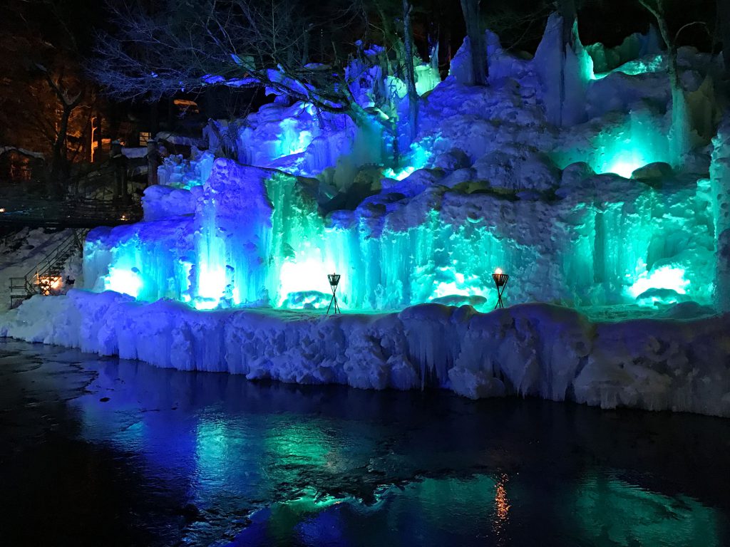湯西川温泉　本家伴久の氷瀑