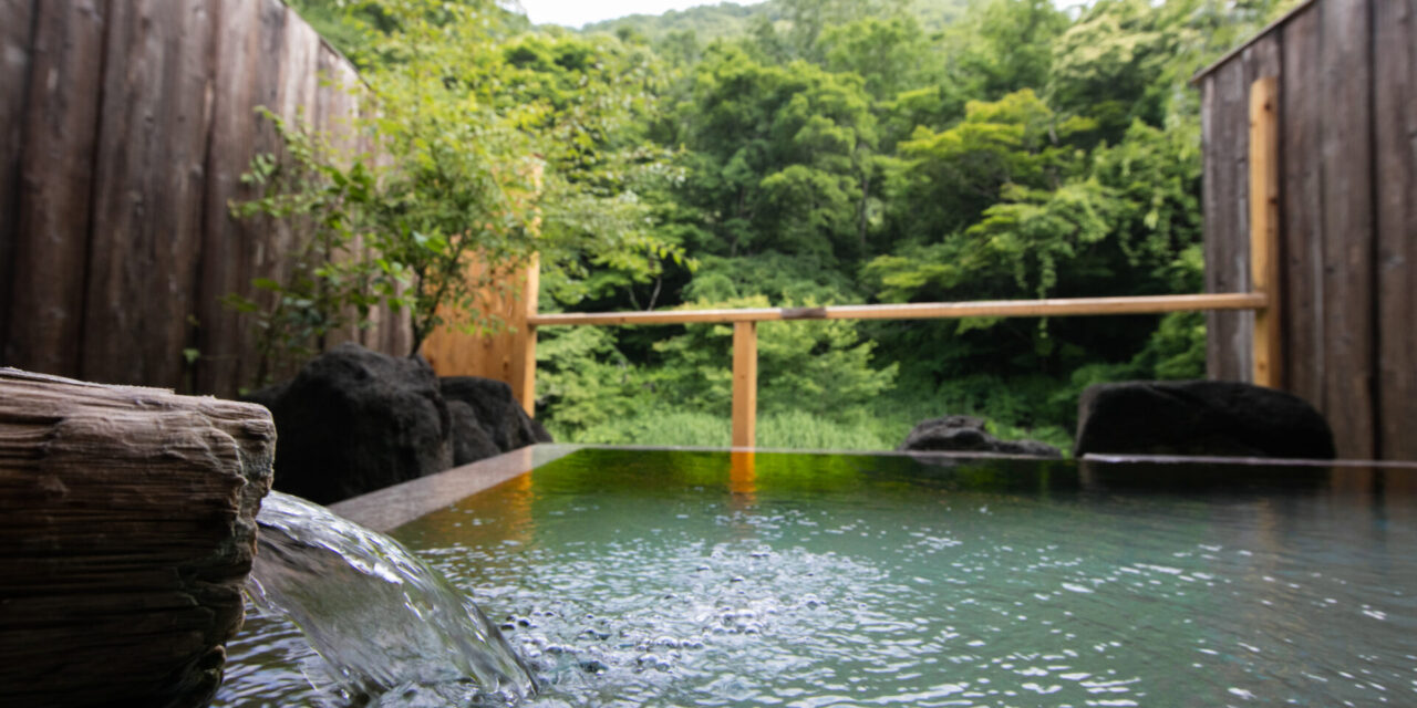 湯西川温泉　本家伴久の貸切露天風呂